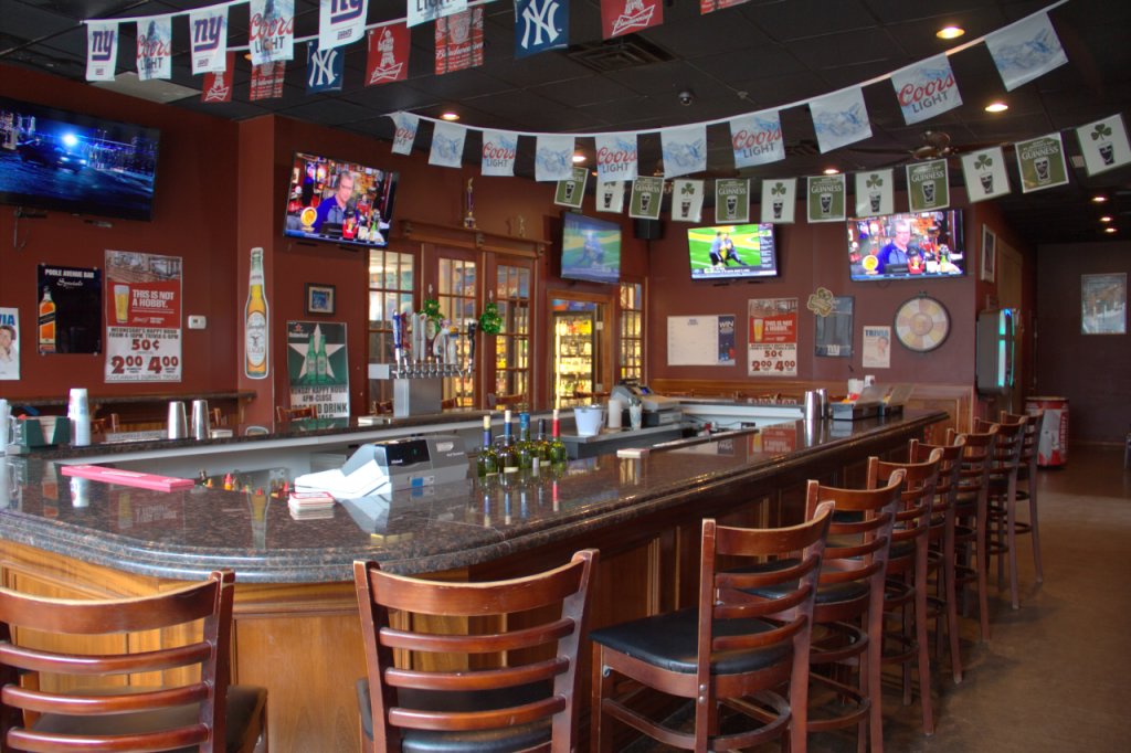 Poole Ave Bar & Liquors – Hazlet, NJ Bar – See-Inside