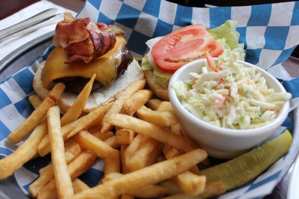 Maple Street Tavern Danvers MA burger