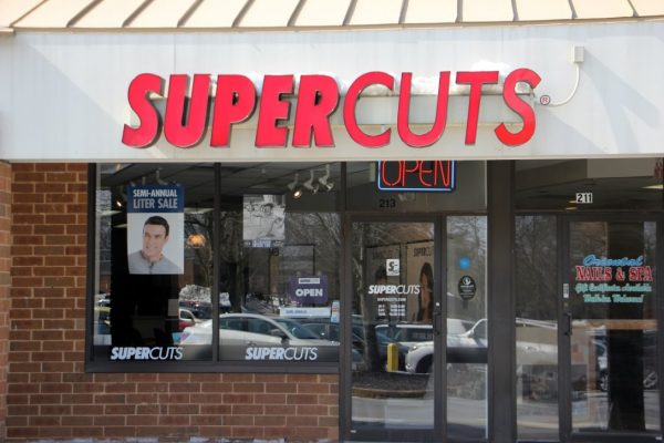 Supercuts Evesham NJ store front sign