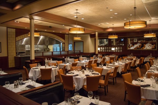 Sullivan's Steakhouse of Tucson, AZ dining area