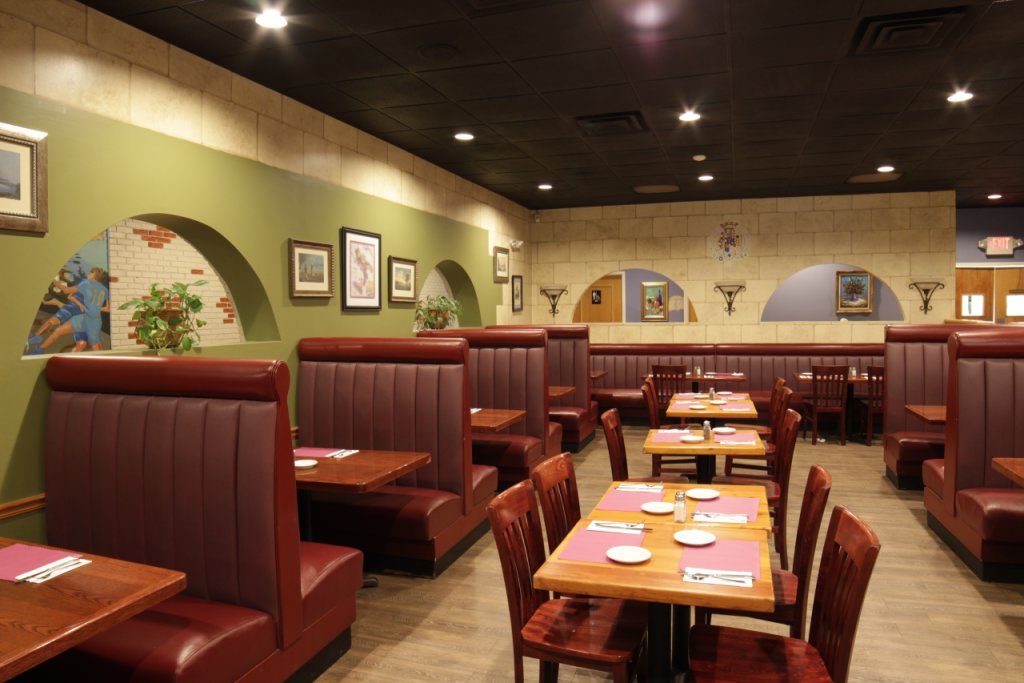 Vetrano's Italian Restaurant Westerly RI booths tables