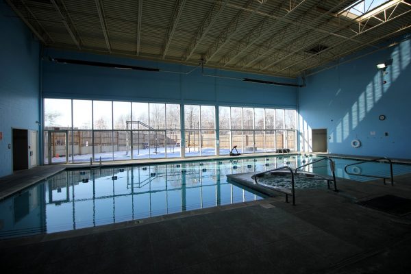 Crunch Fitness Gym in Richmond, VA swimming pool