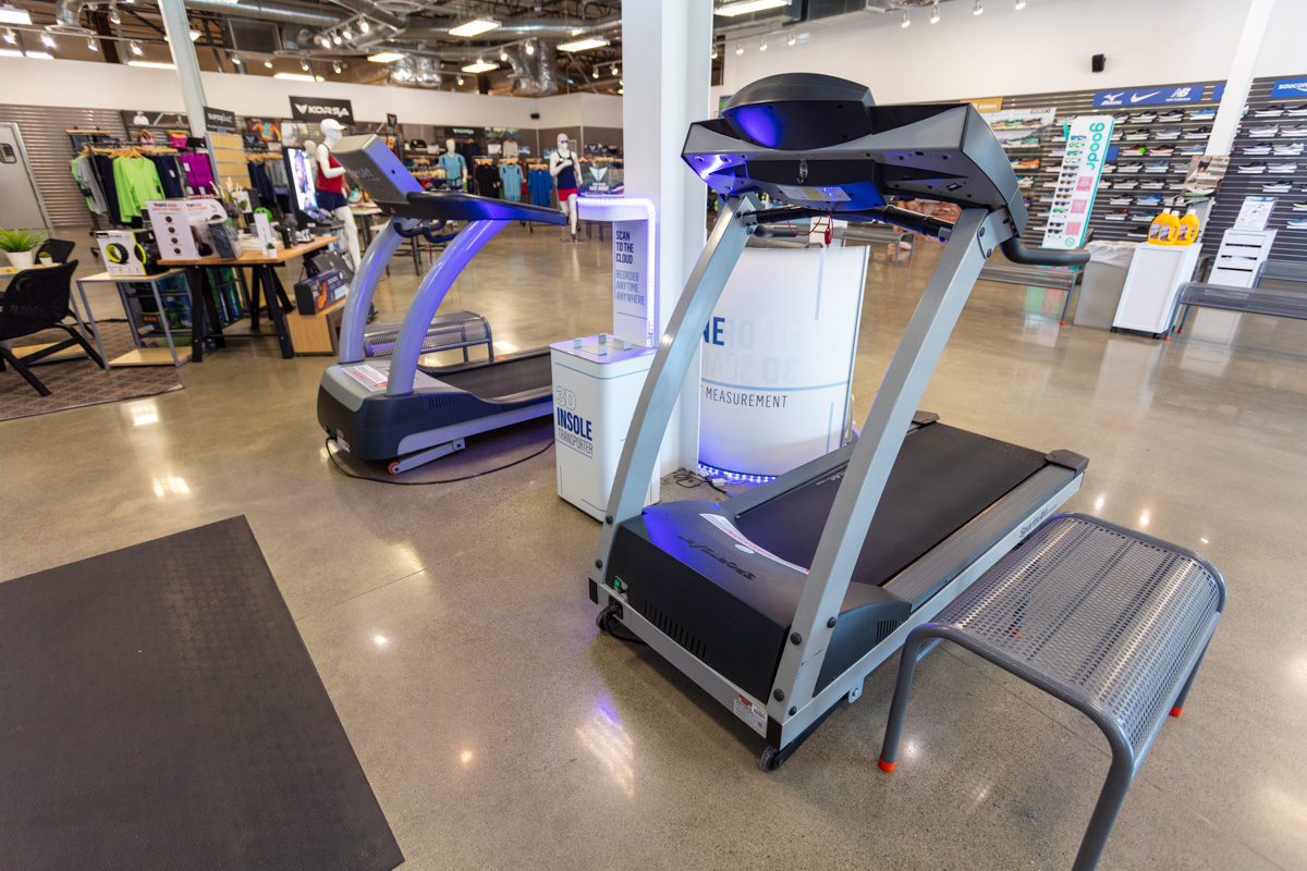 treadmills at Road Runner Sports, Kent, WA Running Shoe Store