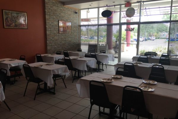 Apna Taste of Punjab Indian Restaurant Kissimmee, FL tables