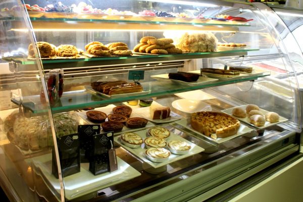 Rendez Vous Lounge Restaurant Sint Maarten dessert display