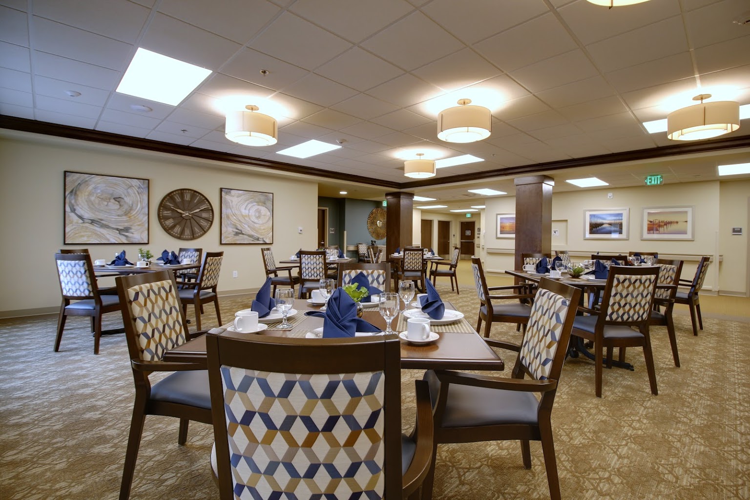 Mission Healthcare at Renton, WA rehabilitation center dining room