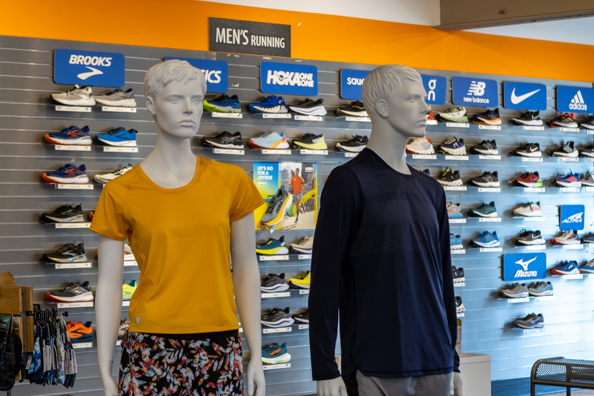 mannequins at Road Runner Sports, Shrewsbury, NJ Running Shoe Store