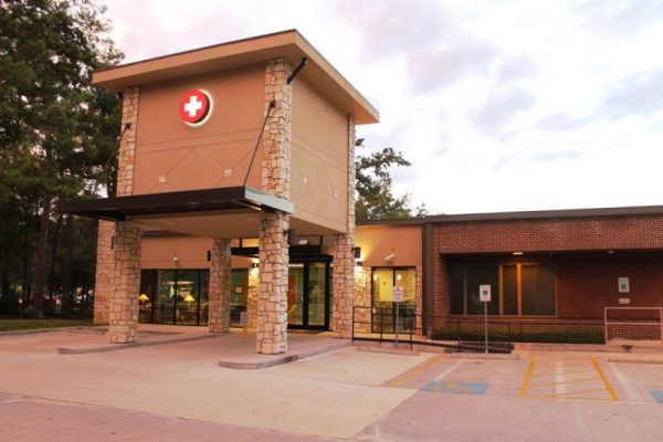 Neighbors Emergency Center Kingwood TX store front entrance