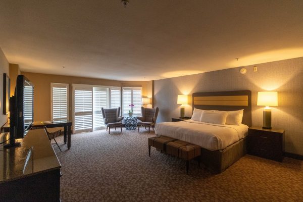 bedroom at Beach Terrace Inn beach-side hotel in Carlsbad, CA