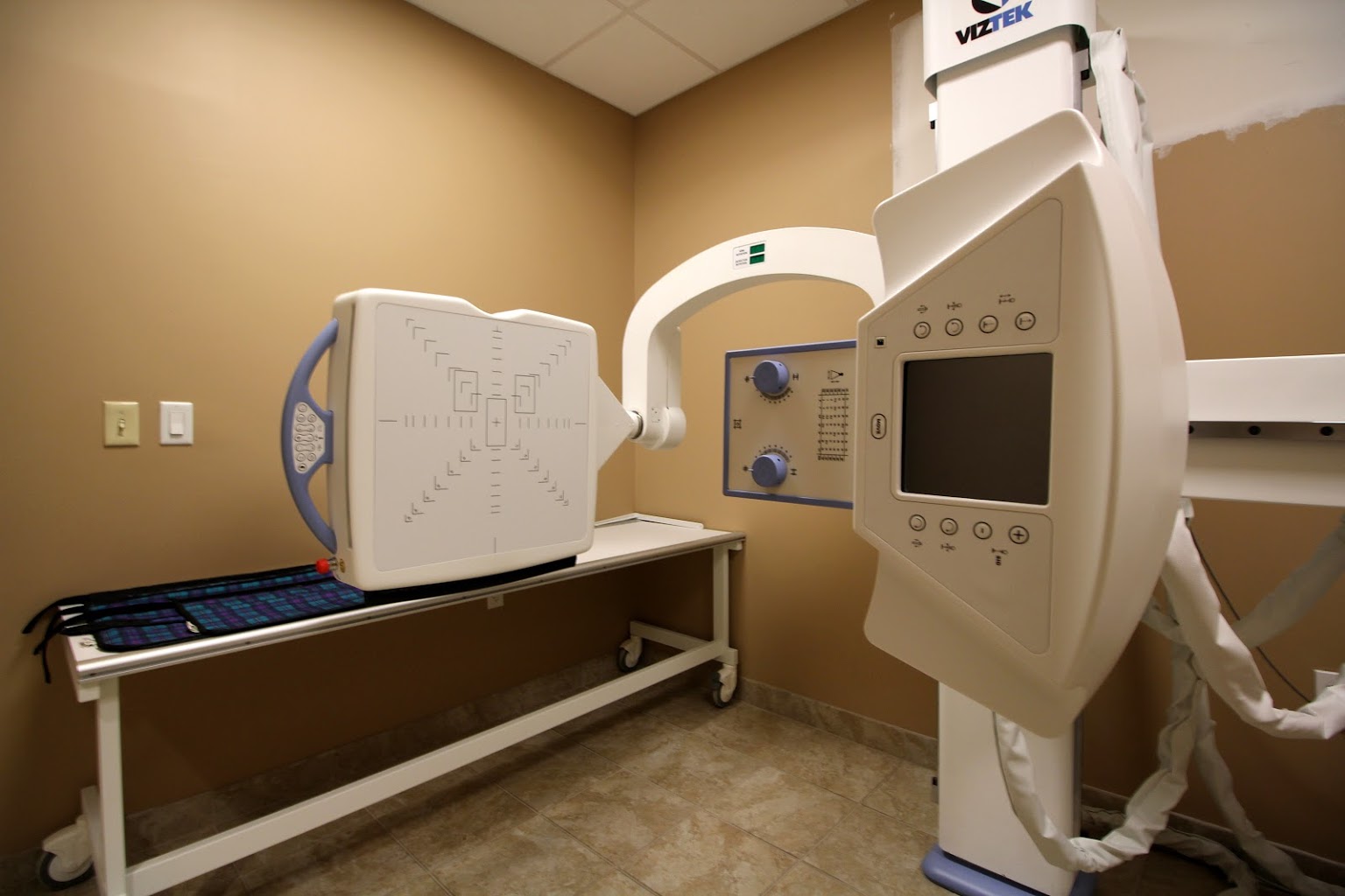 Q Spine Institute Paramus, NJ Orthopedic Surgeon Office Imaging machine