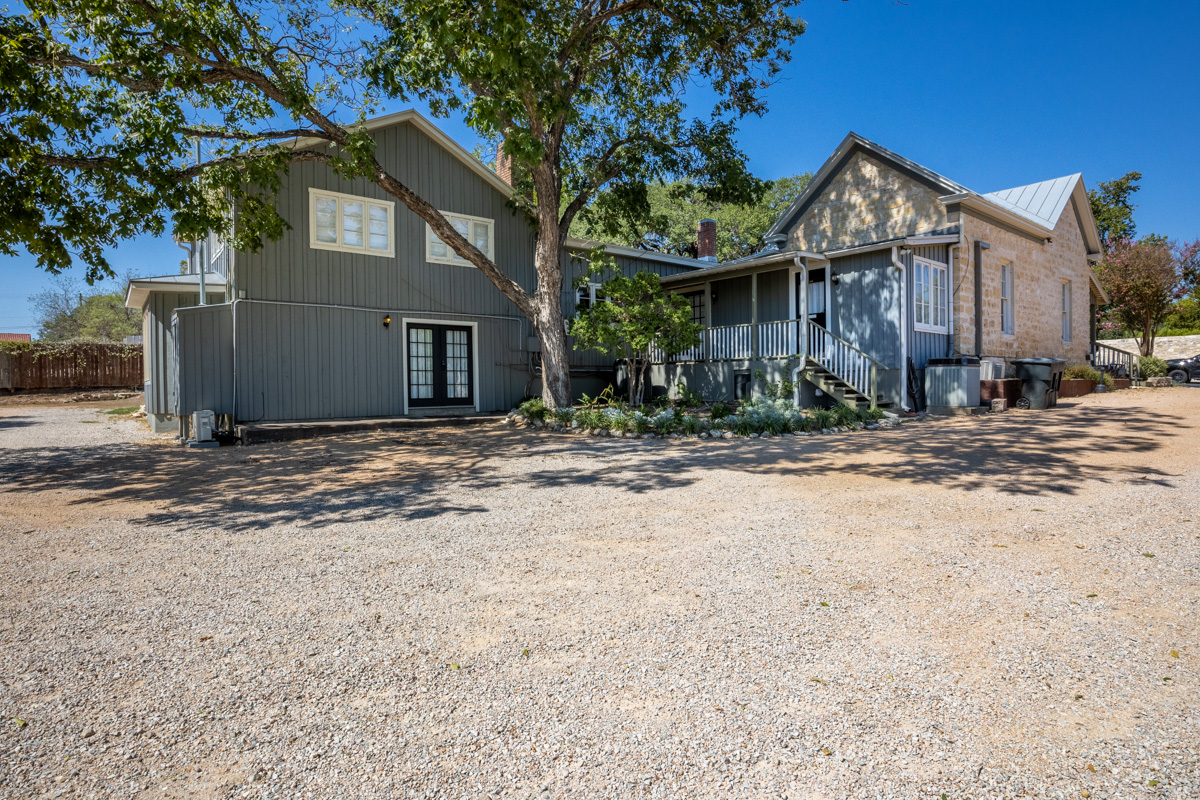 back yard of The Evers House, Fredericksburg, TX 360 Virtual Tour for Hotel