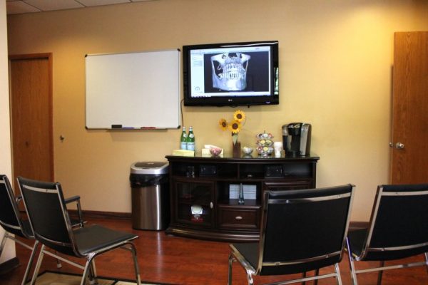 Dr. Alan Meltzer and Associates Voorhees NJ waiting room teeth x-ray