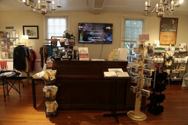 Alexandria Visitor Center Alexandria, VA Tourist Information Center help desk