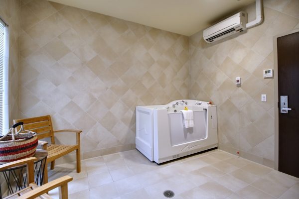 Mission Healthcare at Renton, WA rehabilitation center whirlpool therapy room