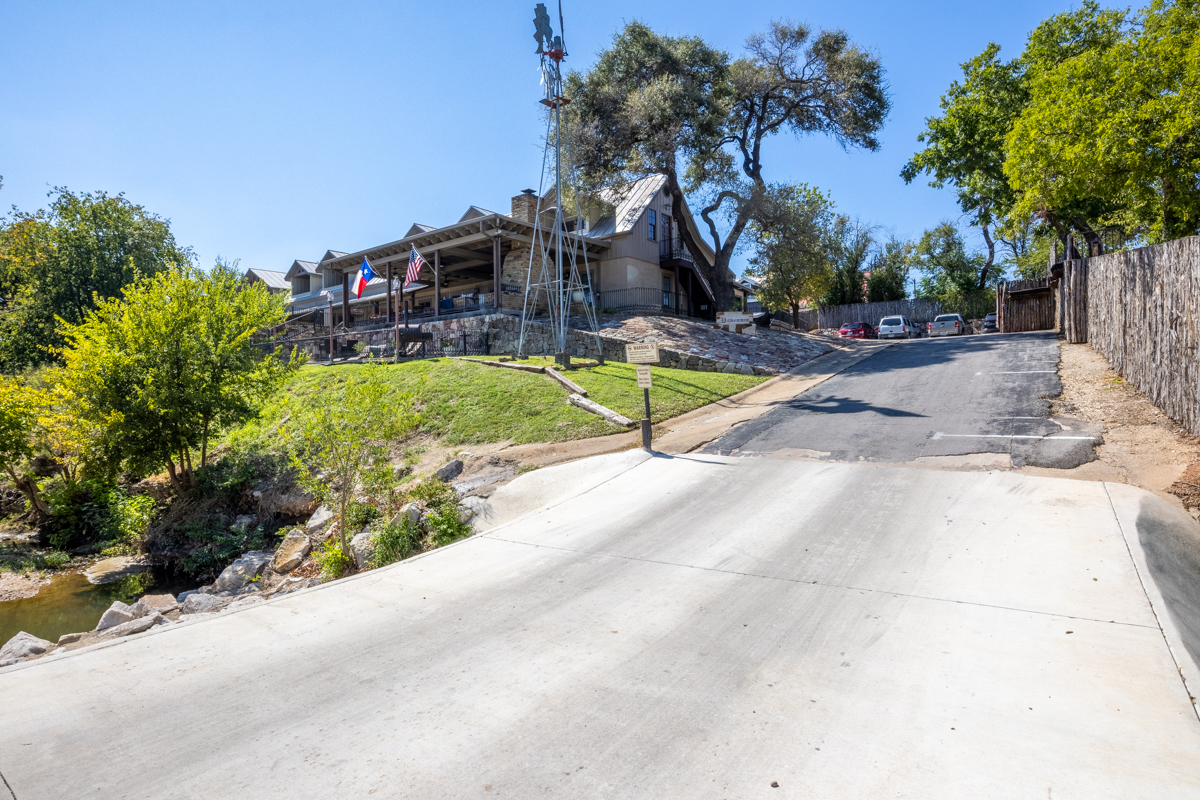 front exterior of The Winchester Lodge, Fredericksburg, TX 360 Virtual Tour for Hotel