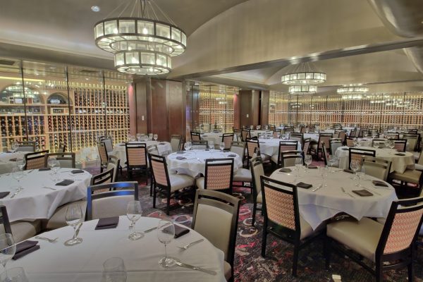 Del Frisco's Double Eagle Steak House at the Galleria in Houston, TX dining area