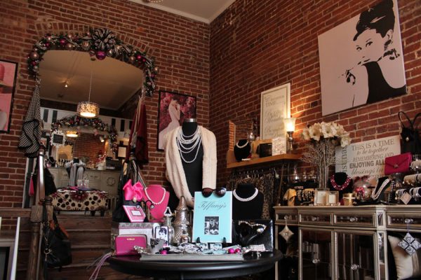 Pearl-Clutch-Haddonfield-NJ-audrey-hepburn-exposed-brick-wall-jewelery-accessories