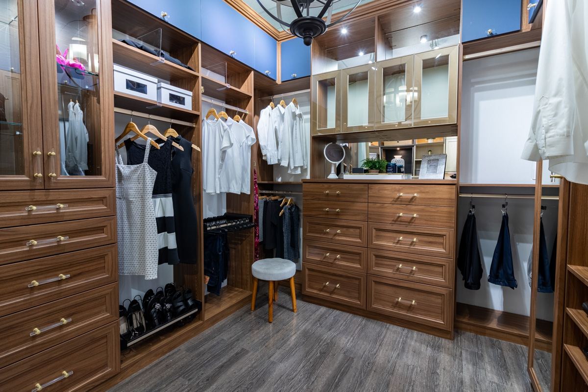 closet organizer at California Closets, Franklin, TN 360 Virtual Tour for Interior Designer