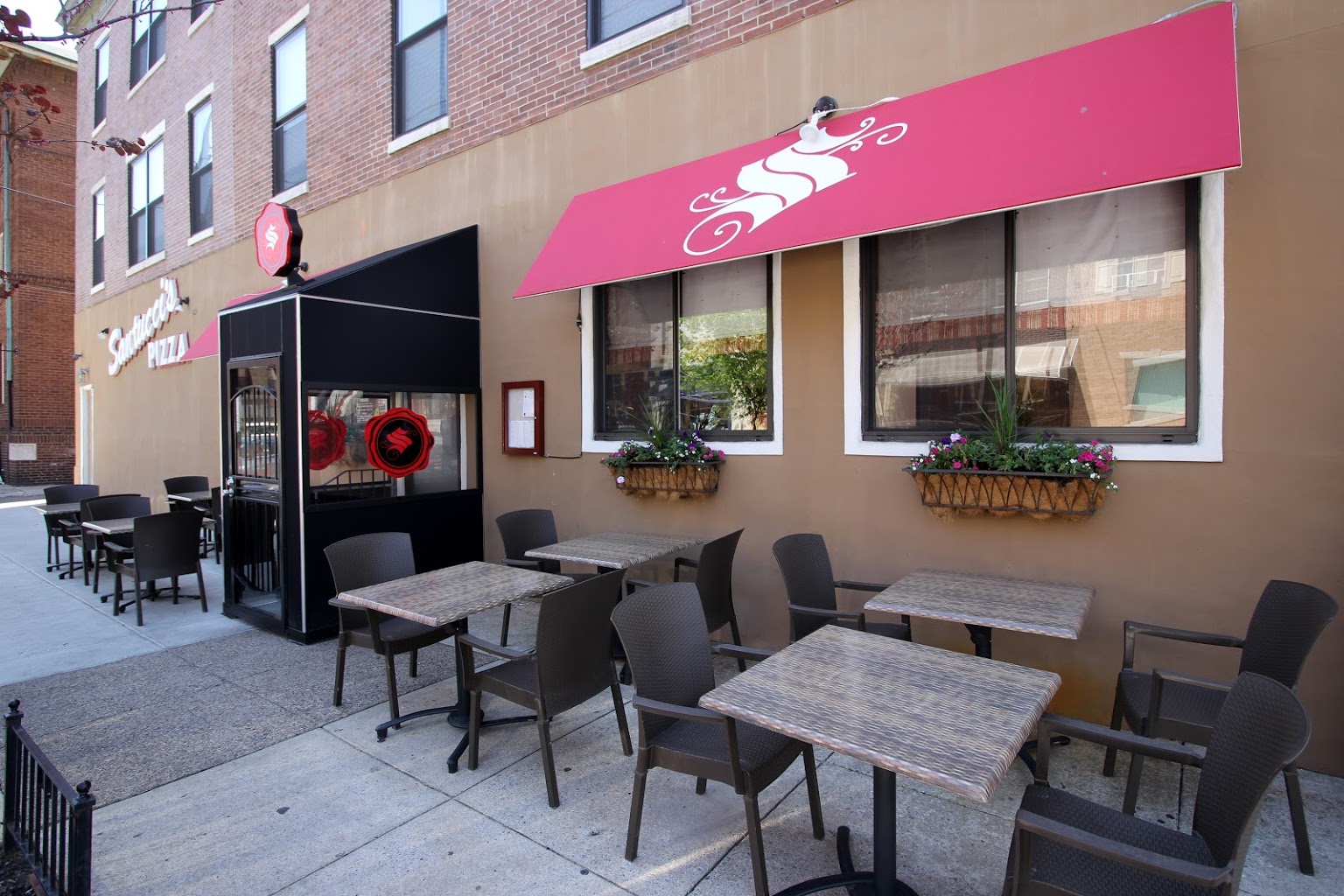 Storefront-of-Santucci's-Original-Square-Pizza-pizzeria-at-Christian-Street-in-Philadelpia-PA