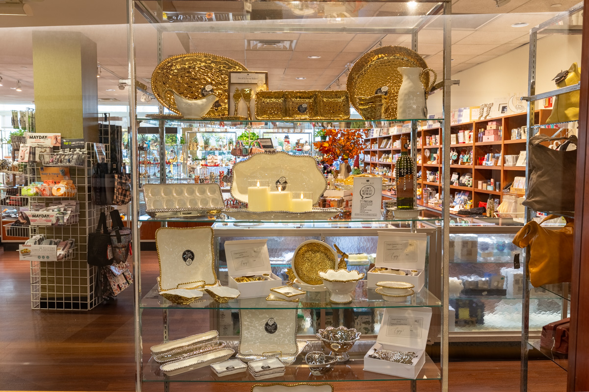 dining ware at Gottlieb Memorial Hospital Gift Shop, Melrose Park, IL 360 Virtual Tour for Gift Shop