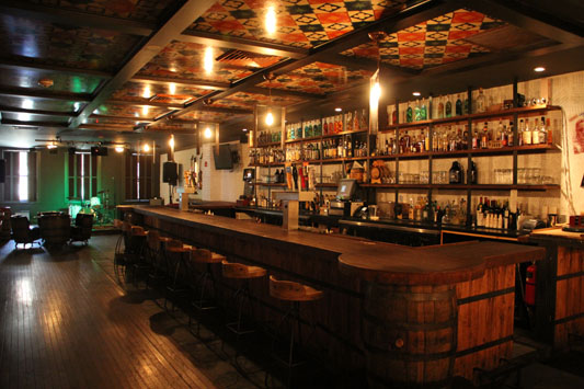 The Twisted Tail – See-Inside Restaurant Bar, Philadelphia, PA