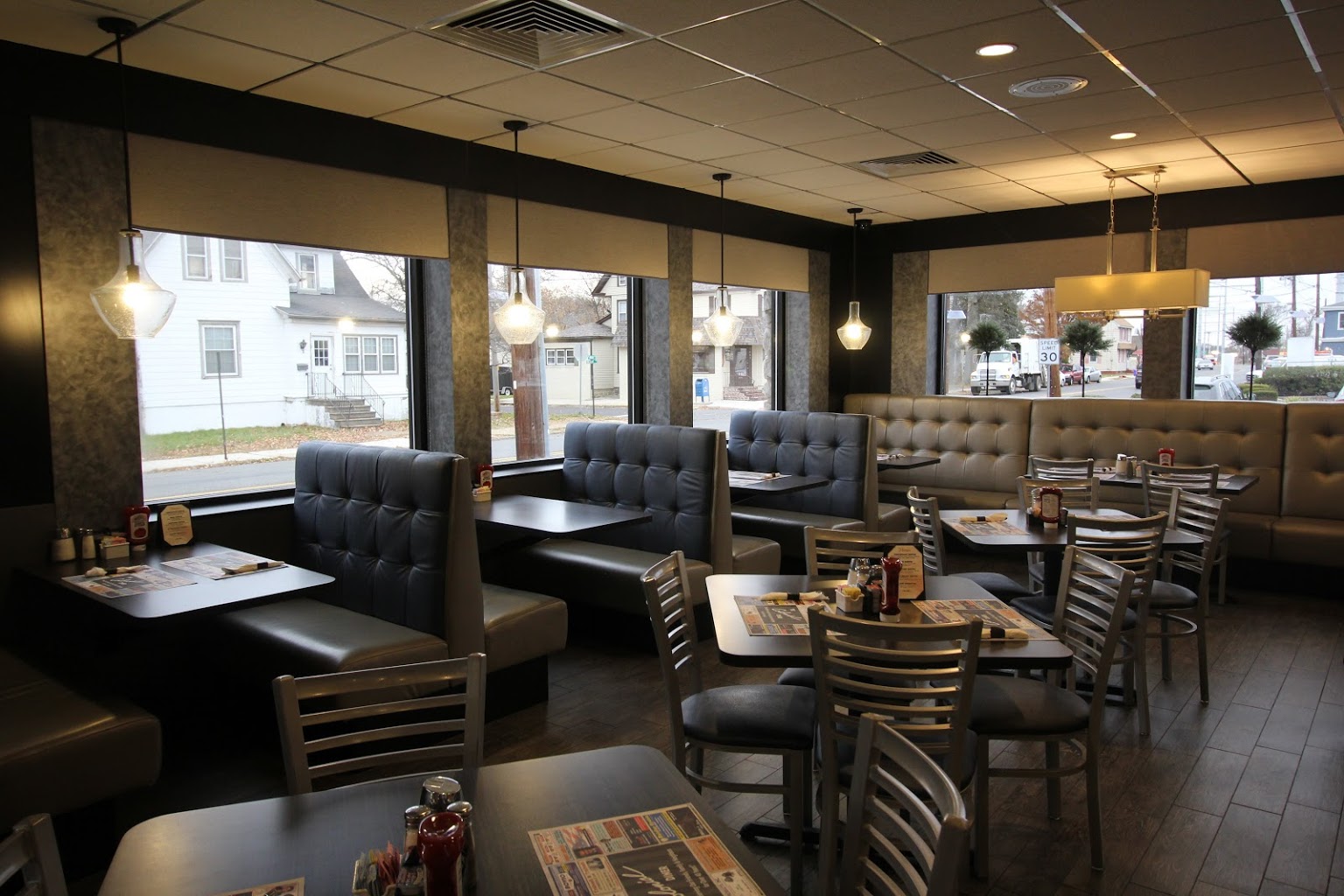 Colonial Diner Woodbury, NJ Diner booths