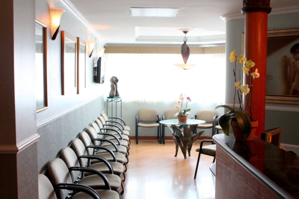 Hiram Malaret Practice – See-Inside Doctor’s Office, San Juan, PR