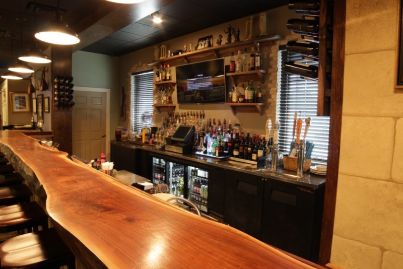 Vetrano’s Italian Restaurant Westerly RI bar Google Business View