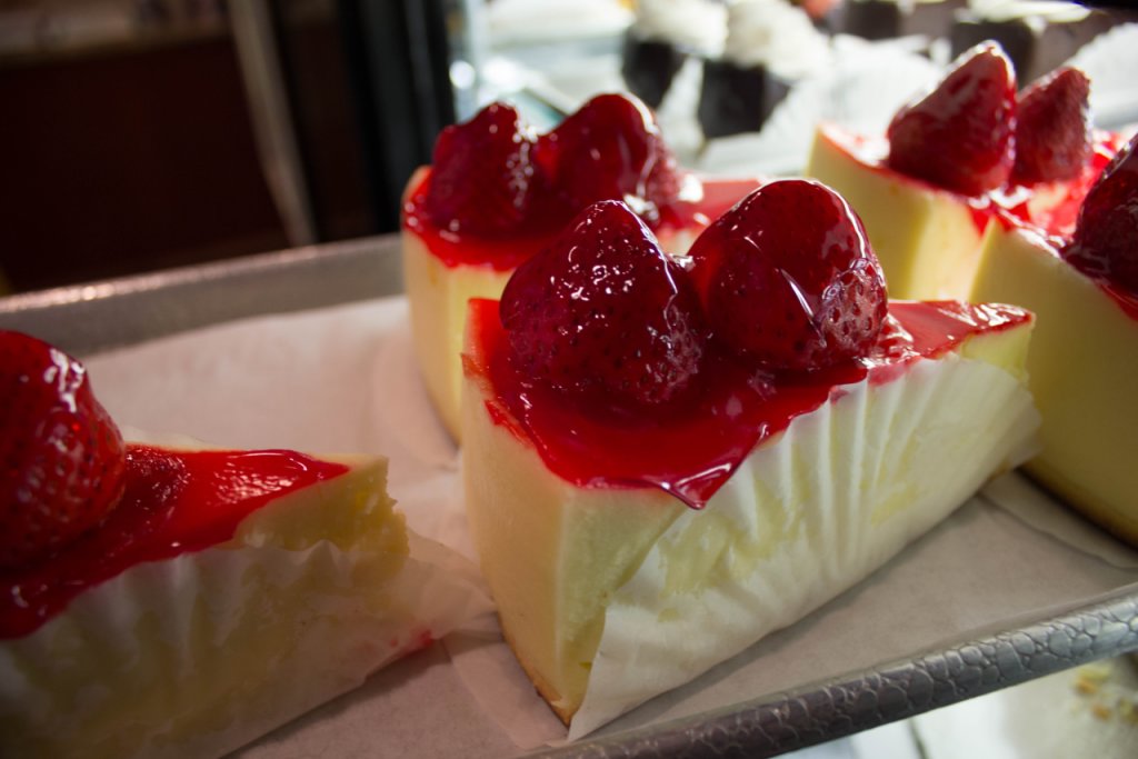 Diamond Restaurant Hainesport NJ strawberry cheesecake