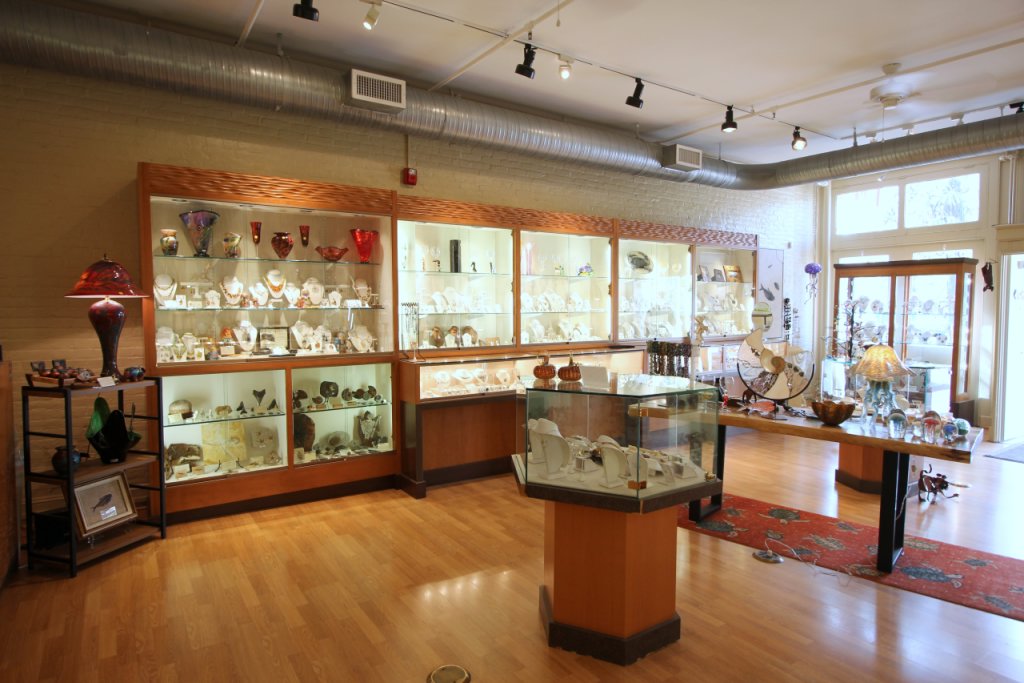 Fire & Ice, Fells Point in Baltimore MD – See-Inside Jewelry Store