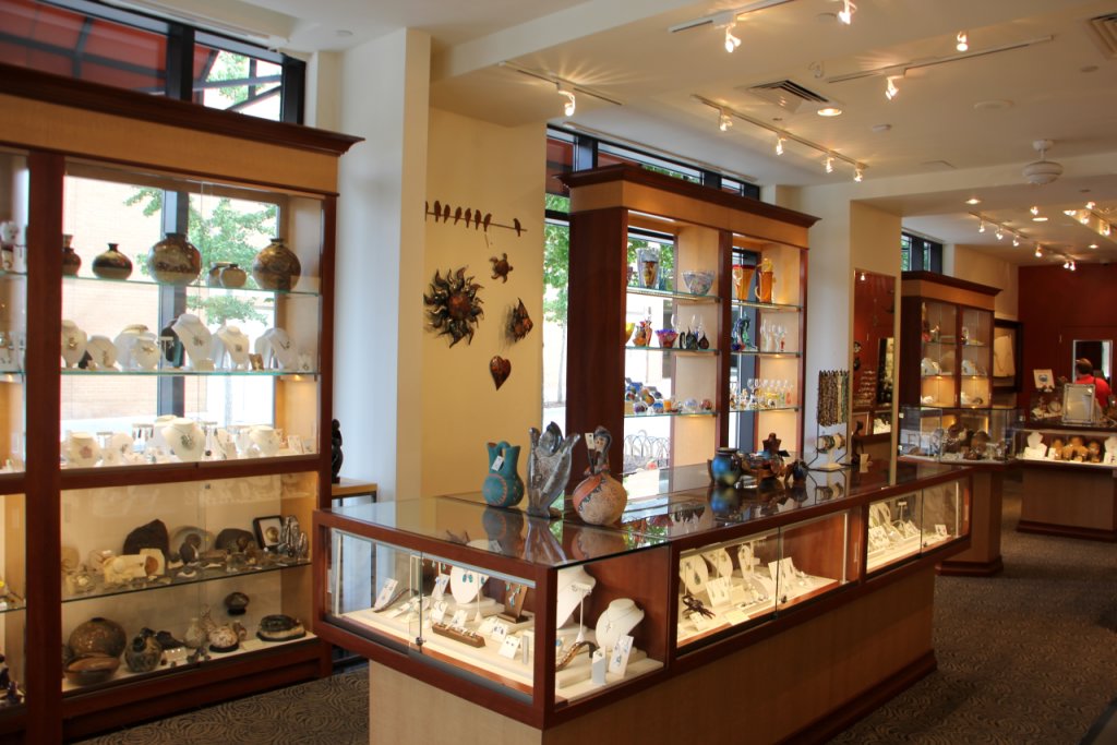Fire & Ice, National Harbor, Oxon Hill, MD – See-Inside Jewelry Store