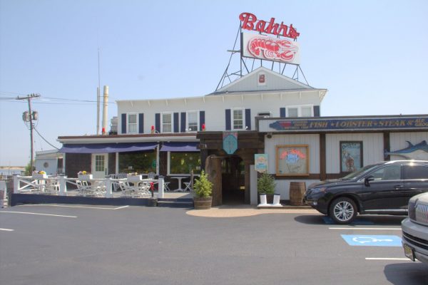 Bahrs Landing Seafood Restaurant & Marina Highlands NJ front