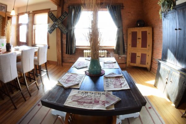 The Mercantile Loft Laramie, WY Bed & Breakfast dining table