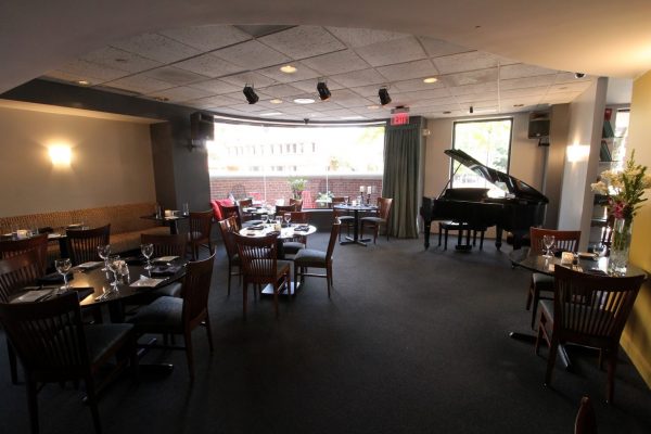 Laporta's Restaurant Alexandria, VA American Restaurant piano