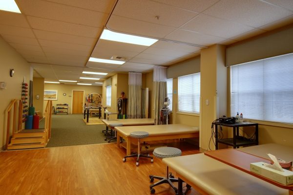 Mission Healthcare at Bellevue, WA rehabilitation center physical therapy room