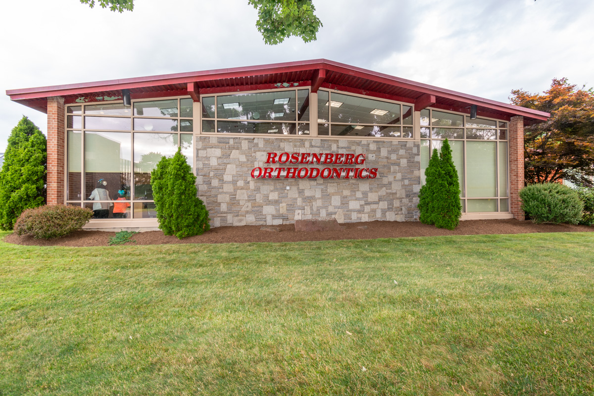 front exterior of Rosenberg Orthodontics in West Hartford, CT Dentist