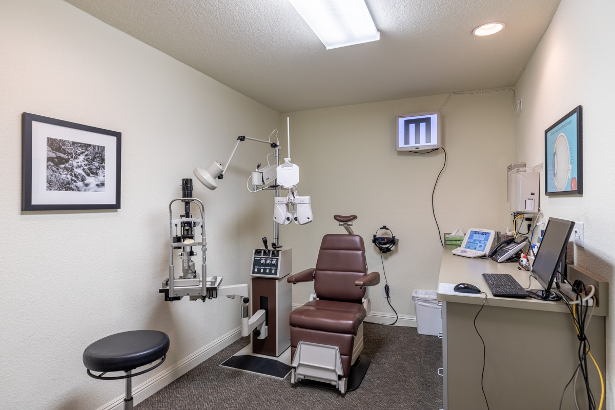 eye exam chair at Riverbank Optometric Vision Center, Riverbank, CA 360 Virtual Tour for Optometrist