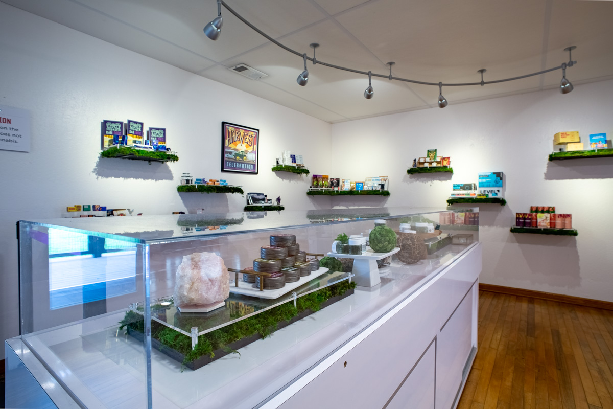 display in Garden of Eden, Livermore, CA | 360 Virtual Tour for Cannabis store