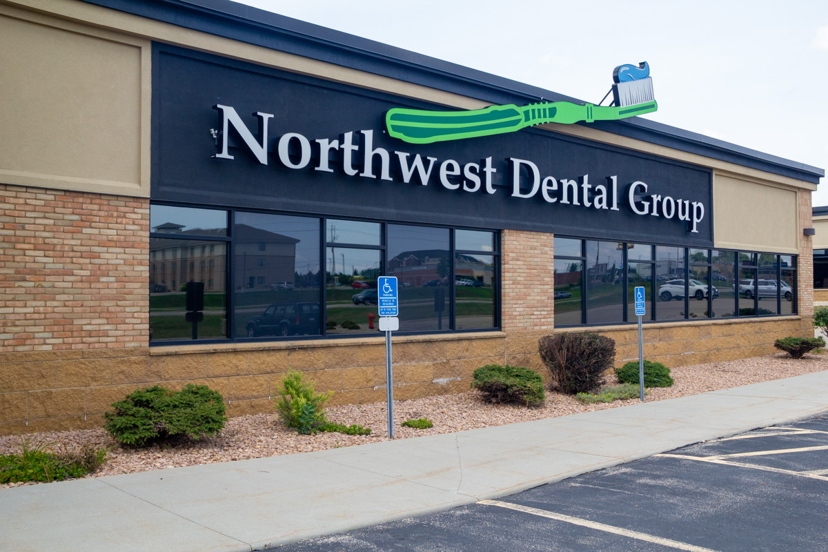 store front exterior at Northwest Dental Group Superior Dr., Rochester, MN 360 Virtual Tour for Dentist