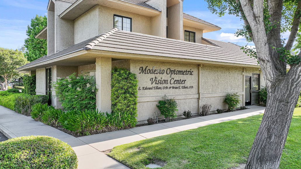 store front exterior of Modesto Optometric Vision Center, Modesto, CA 360 Virtual Tour for Optometrist