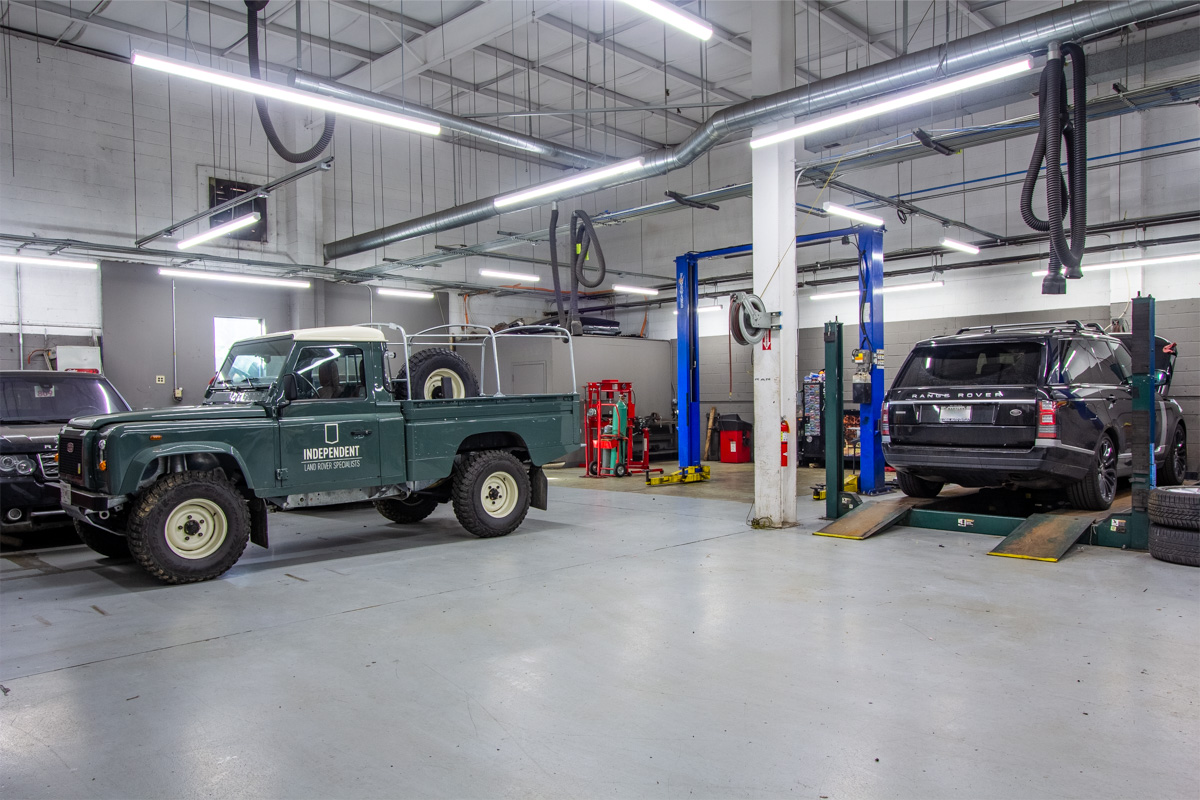 garage at Independent Land Rover Specialists mechanic, North Bethesda, MD 360 Virtual Tour for Auto repair shop