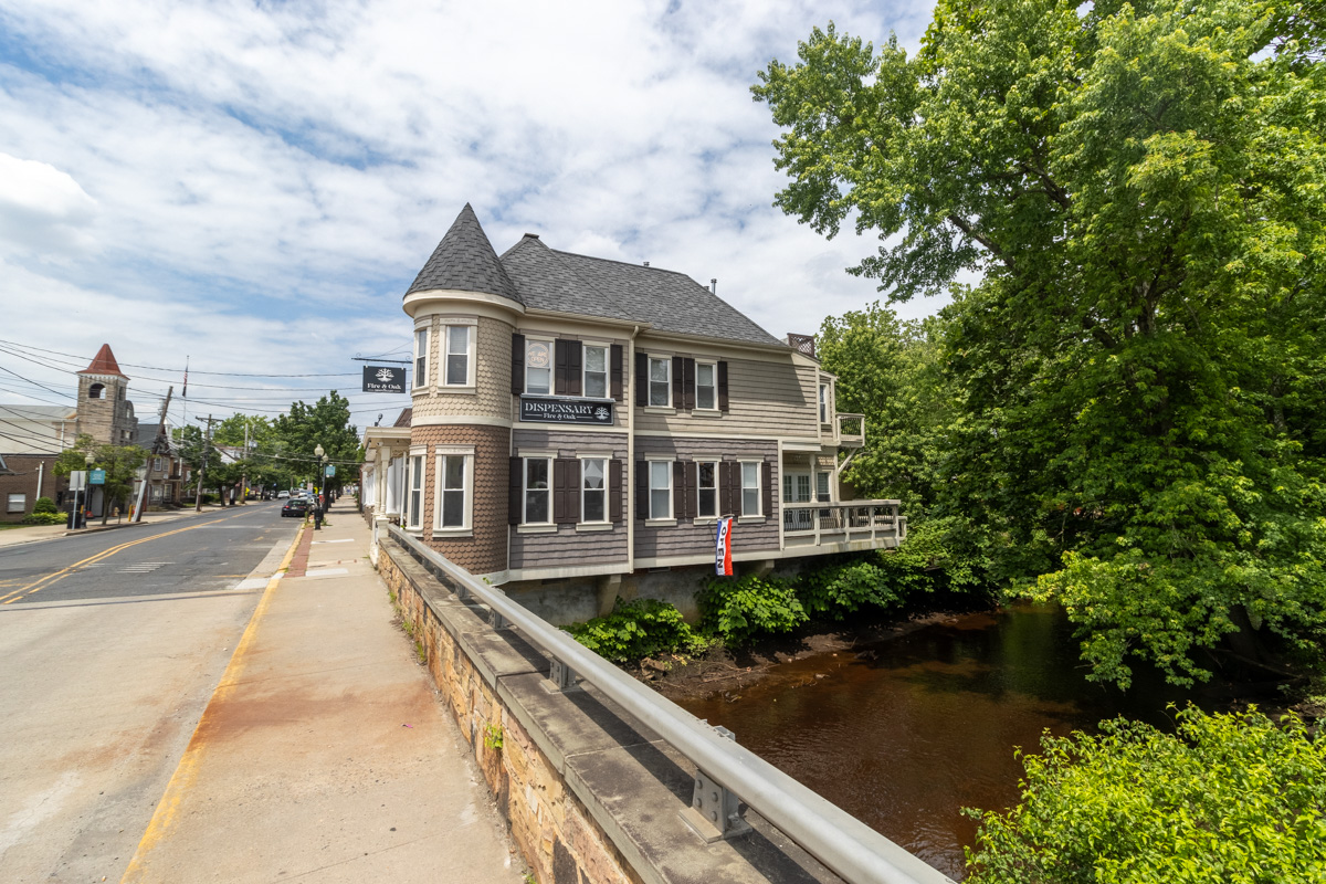 exterior building of Fire & Oak Dispensary, Mt. Holly, NJ 360 Virtual Tour for Cannabis store