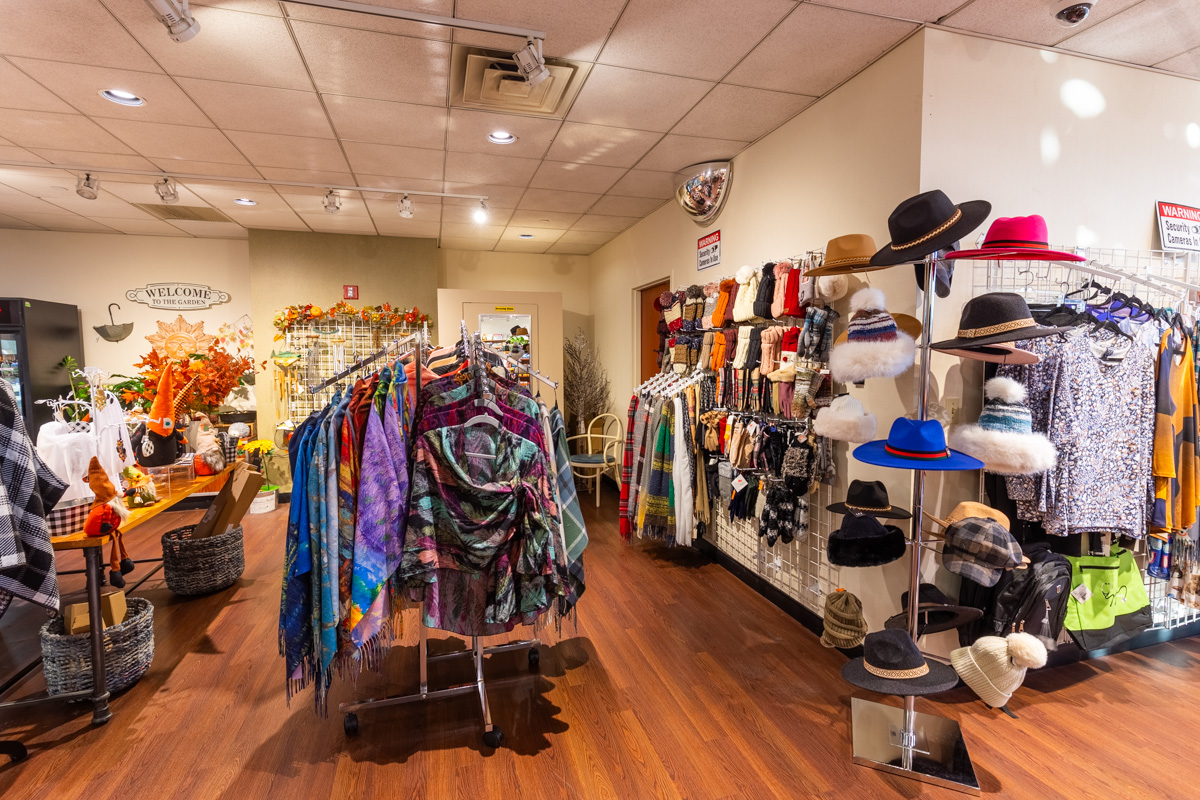 clothes shawls hats and accessories at Gottlieb Memorial Hospital Gift Shop, Melrose Park, IL 360 Virtual Tour for Gift Shop