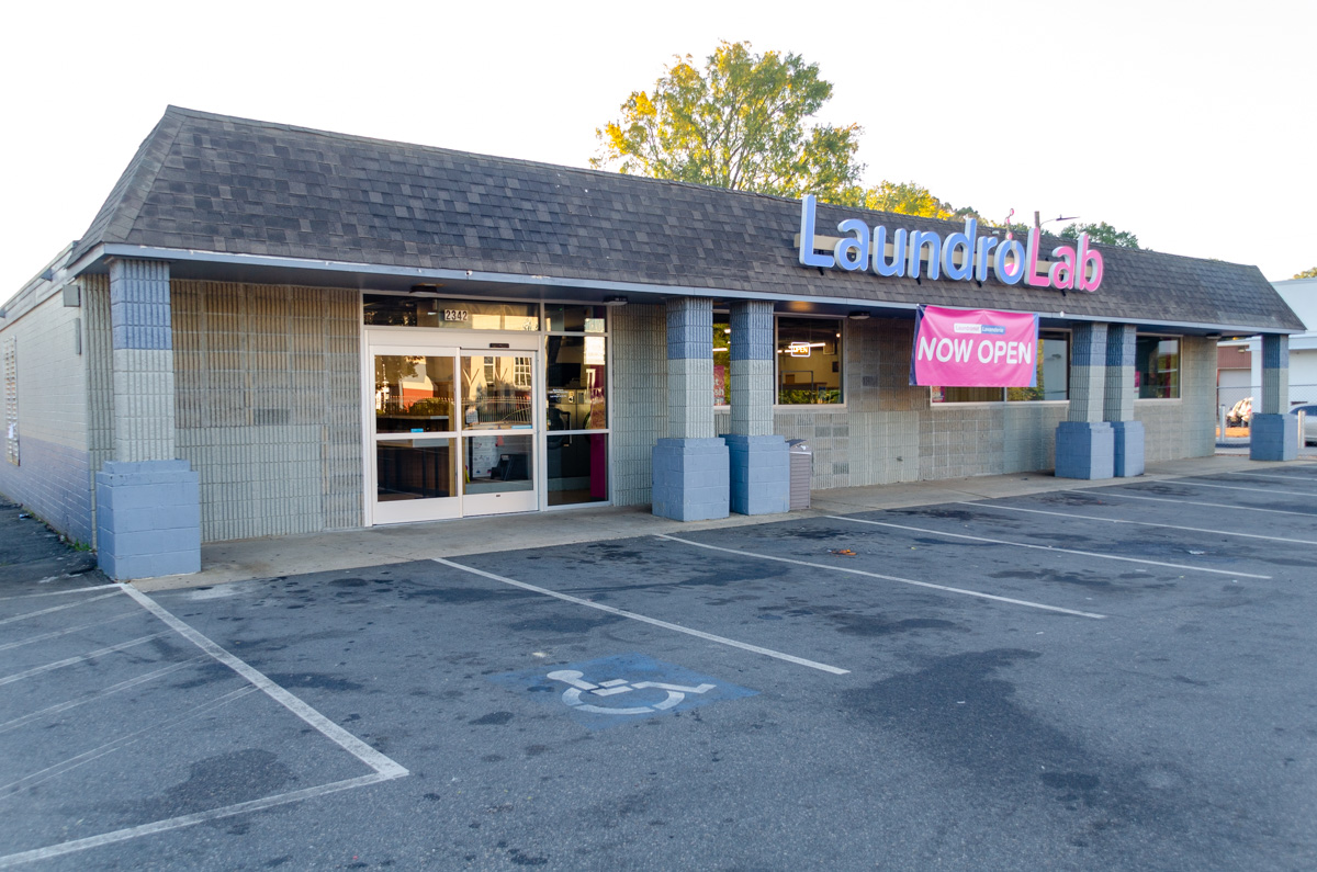 front exterior of LaundroLab Laundromat, Charlotte, NC 360 Virtual Tour for Laundromat