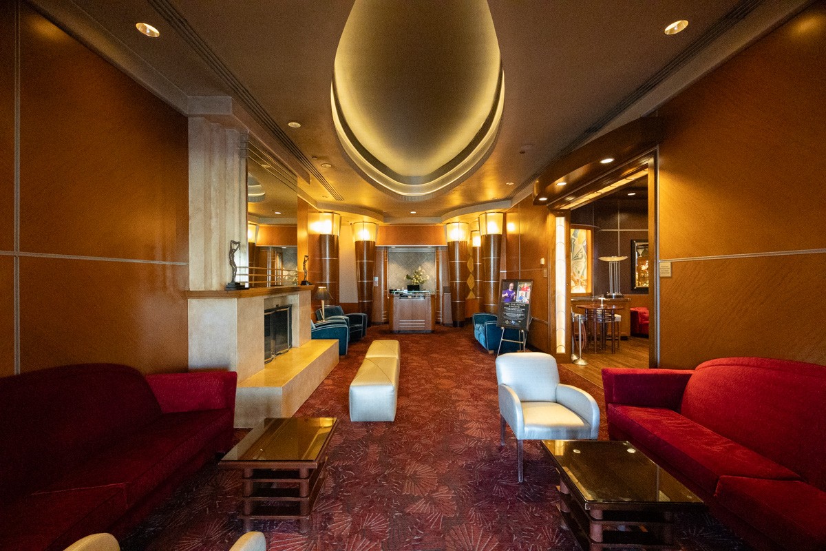 Lobby of Lawry's The Prime Rib, Las Vegas, NV 360 Virtual Tour for Steak House Restaurant