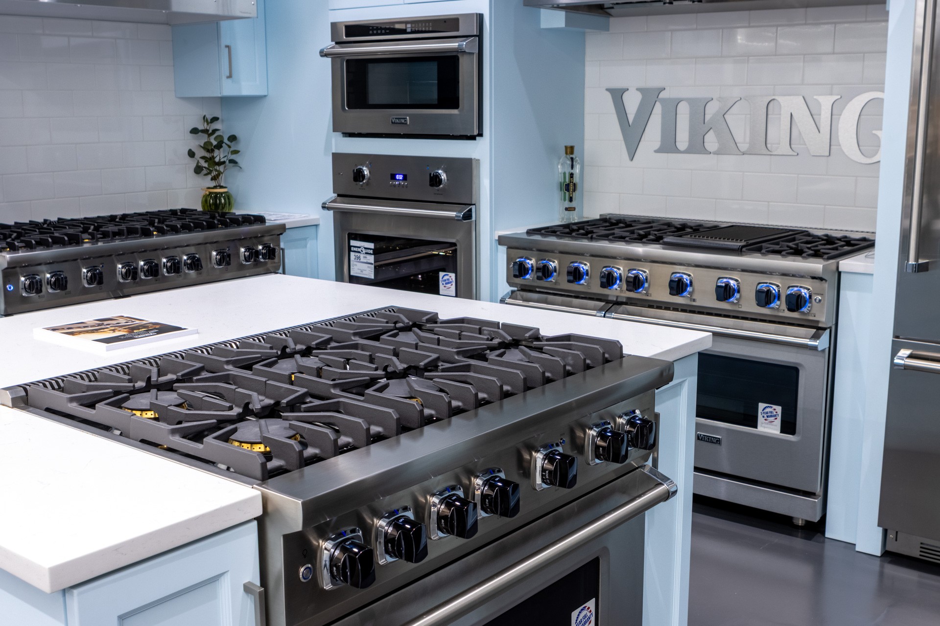Viking kitchen appliance display at Appliance Palace, Scotch Plains, NJ 360 Virtual Tour for Appliance store