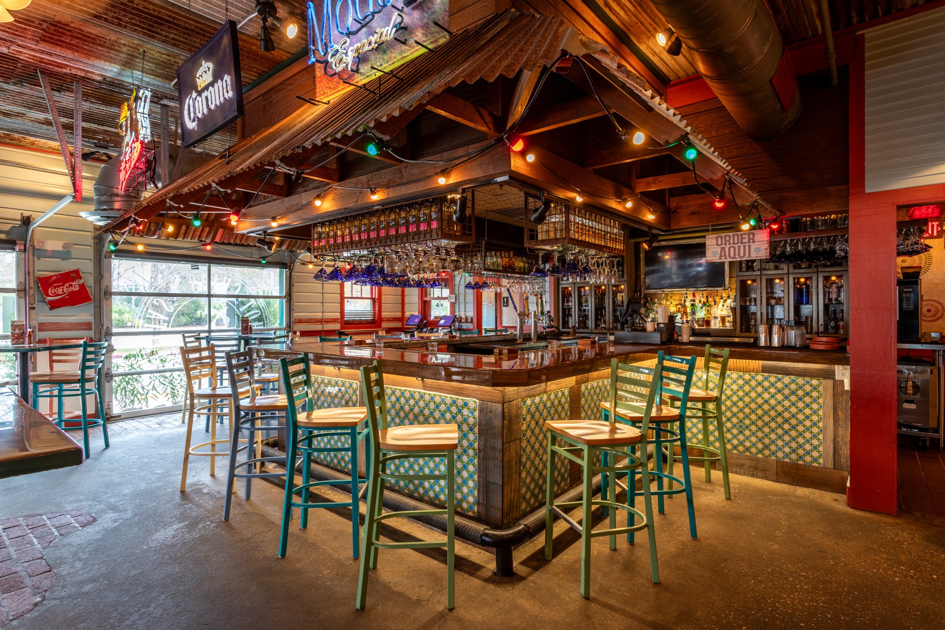 bar at Lupe Tortilla Mexican Restaurant, Shenandoah, TX 360 Virtual Tour for Restaurant