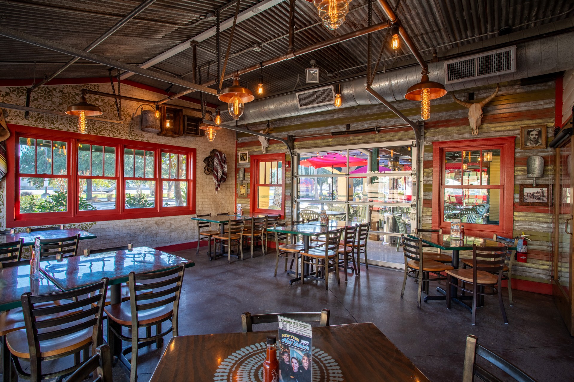 dining at dining booth seating at Lupe Tortilla Mexican Restaurant, Tomball Houston, TX 360 Virtual Tour for Restaurant