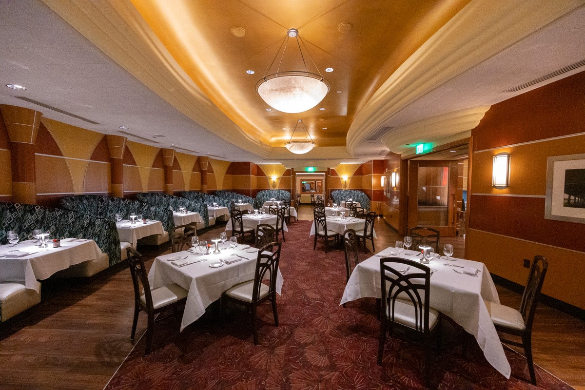 dining hall at Lawry's The Prime Rib, Las Vegas, NV 360 Virtual Tour for Steak House Restaurant