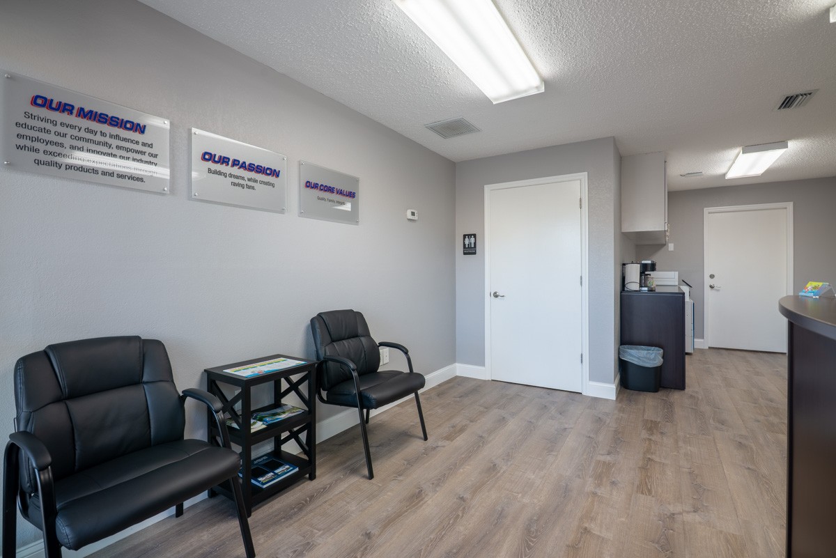 inside Absolute Aluminum, Bradenton, FL 360 Virtual Tour for Patio enclosure supplier